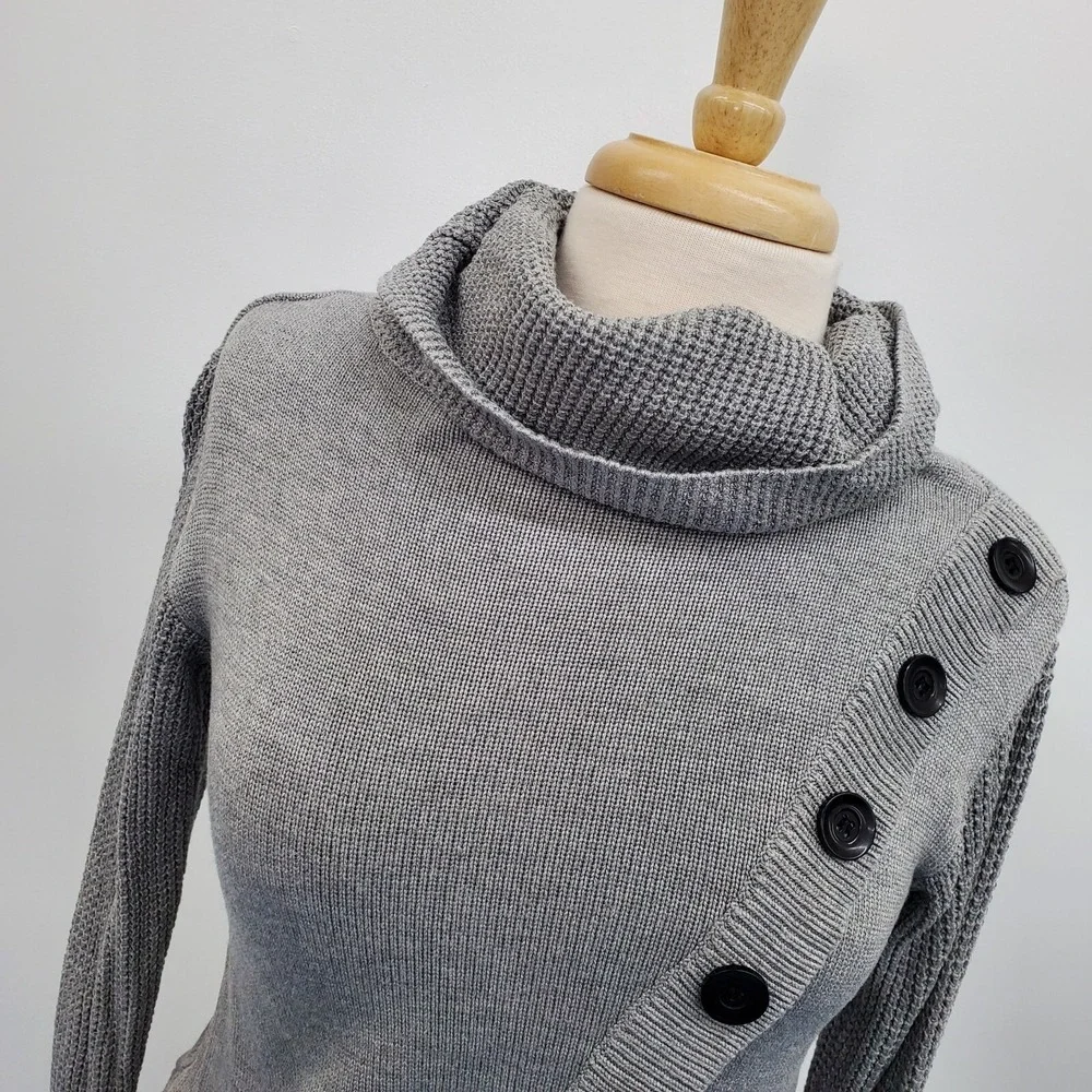 Womens Gray‎ Waffle Knit Cross Body Button Turtleneck Sweater Size S Long Sleeve